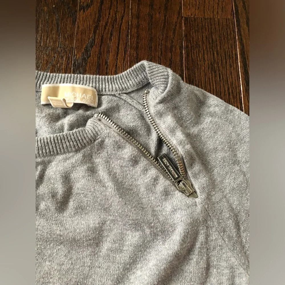 Michael by Michael Kors Women’s S Light Heathered Gray Long-Sleeved Sweater